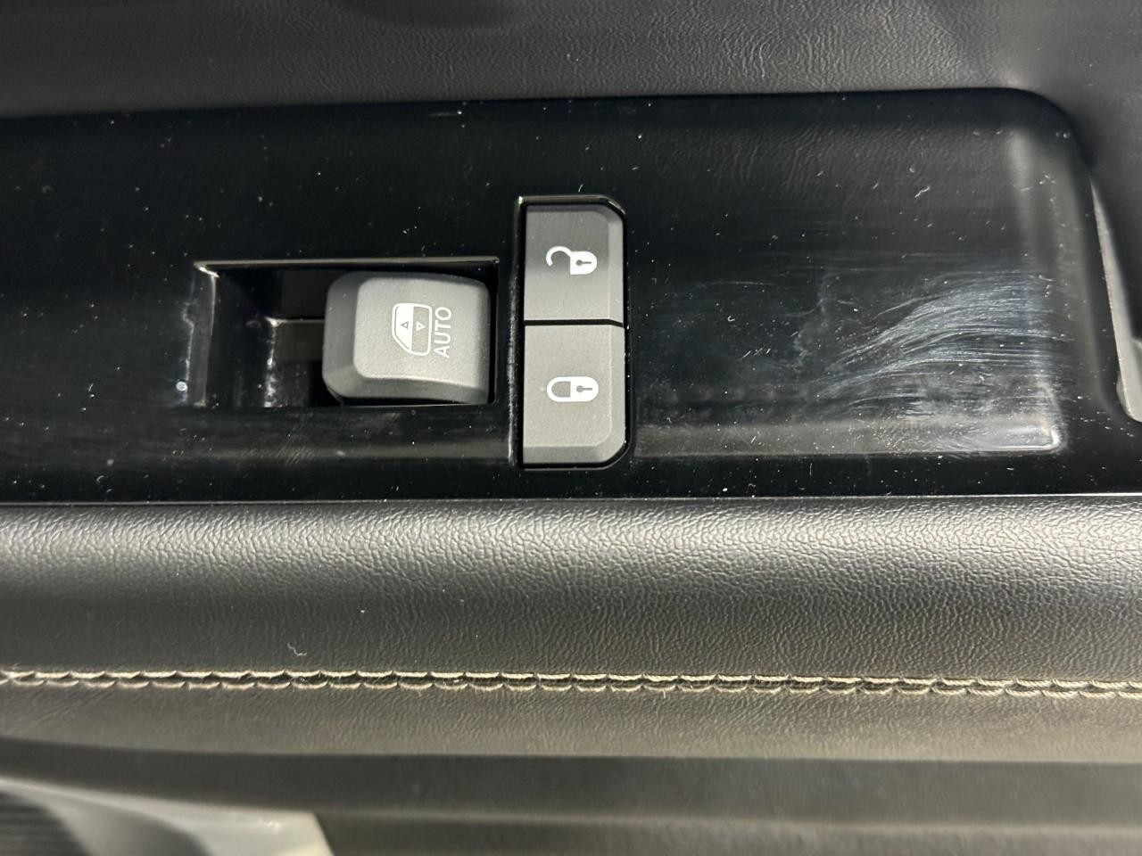 Jeep Wagoneer Vehicle Full-screen Gallery Image 22