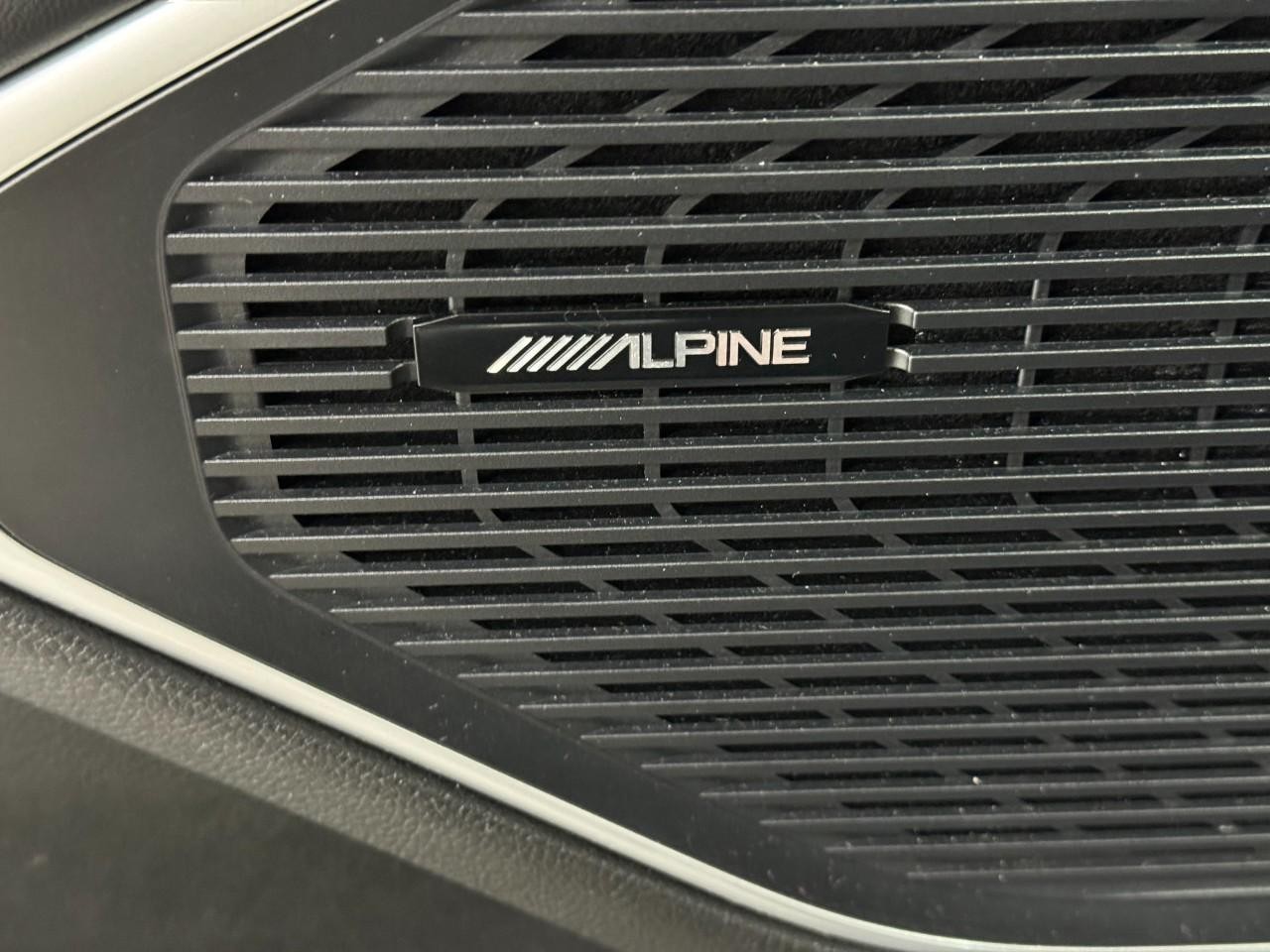 Jeep Wagoneer Vehicle Full-screen Gallery Image 25