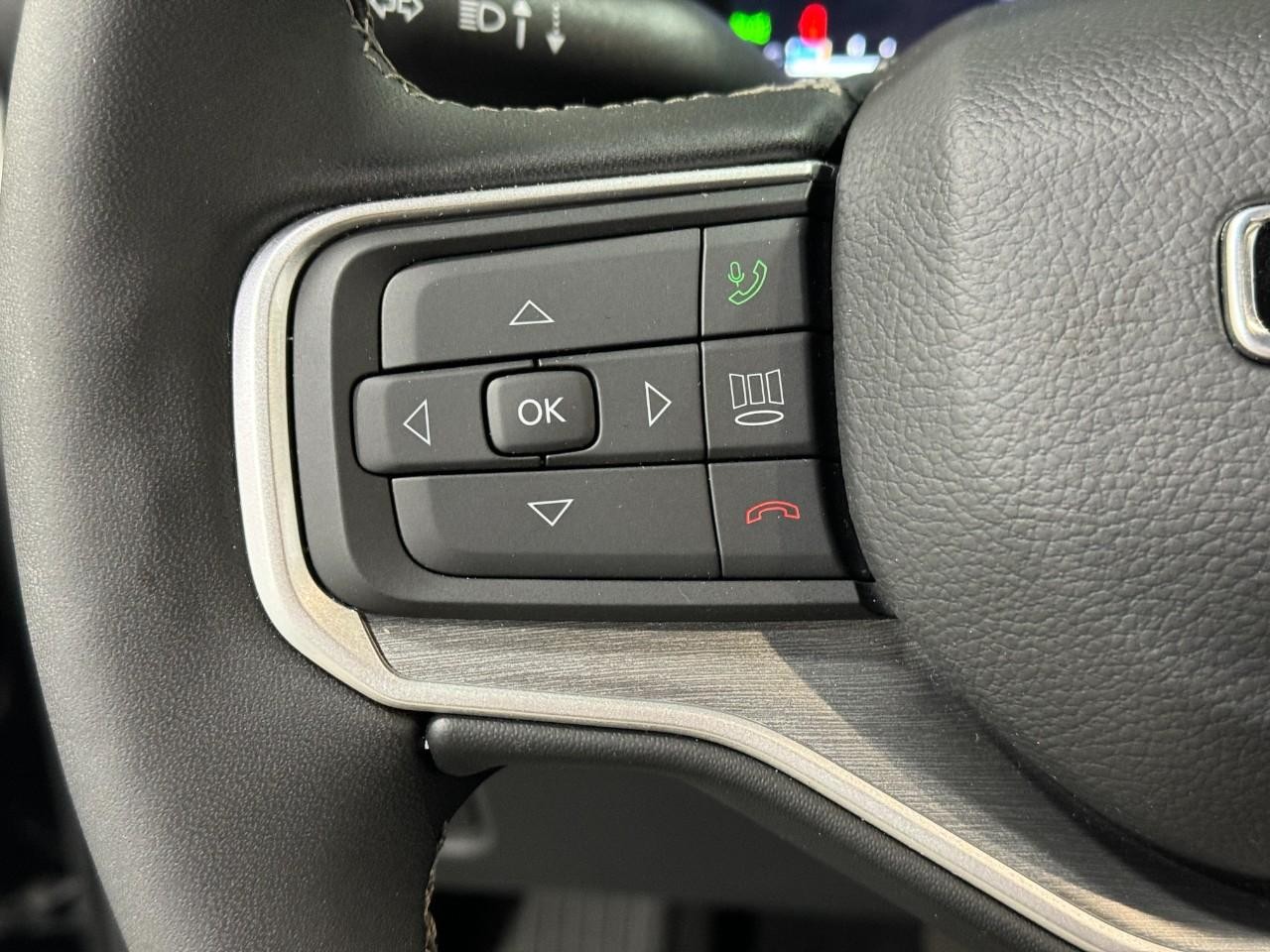 Jeep Wagoneer Vehicle Full-screen Gallery Image 30