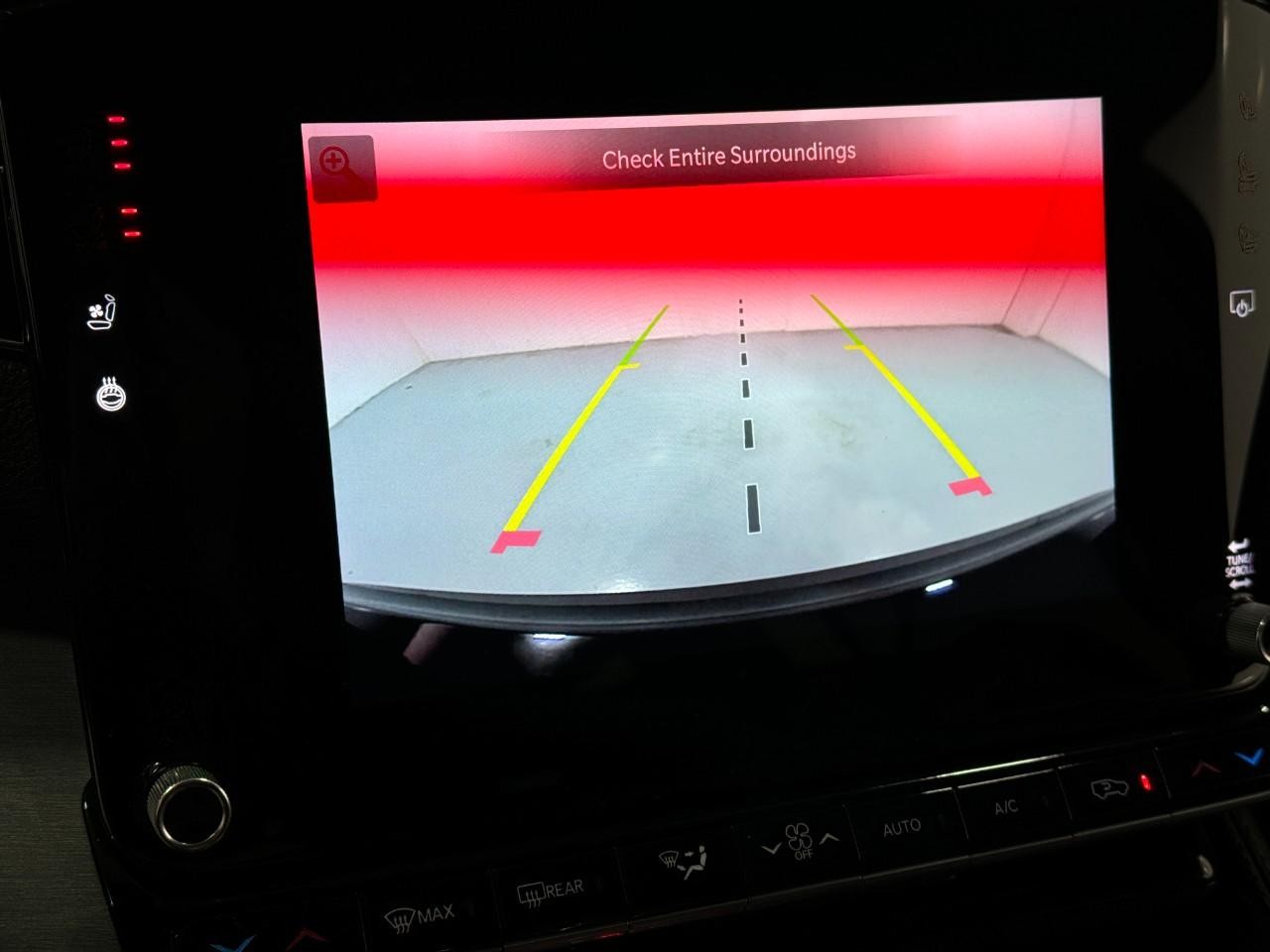 Jeep Wagoneer Vehicle Full-screen Gallery Image 33