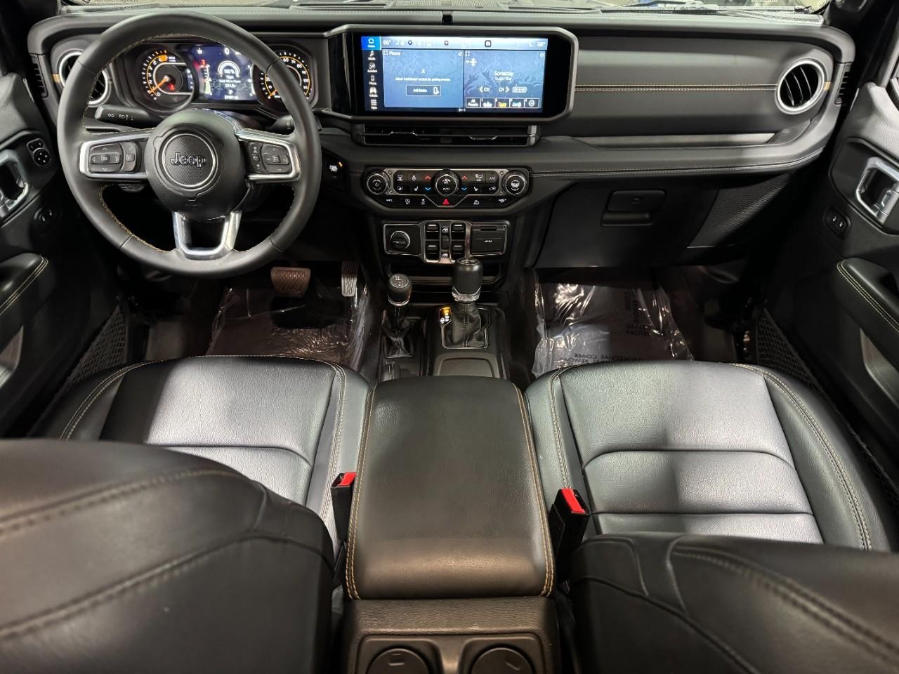 Jeep Wrangler Vehicle Full-screen Gallery Image 11