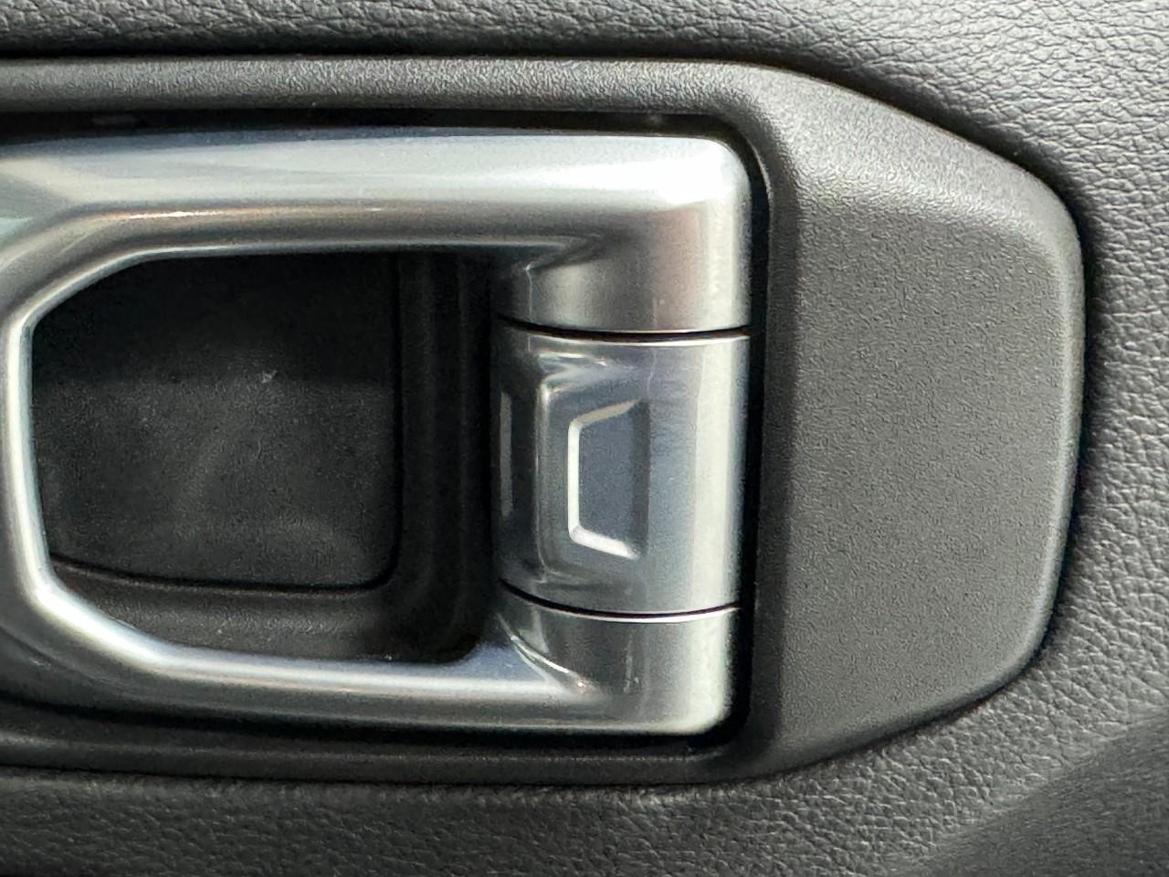 Jeep Wrangler Vehicle Full-screen Gallery Image 17