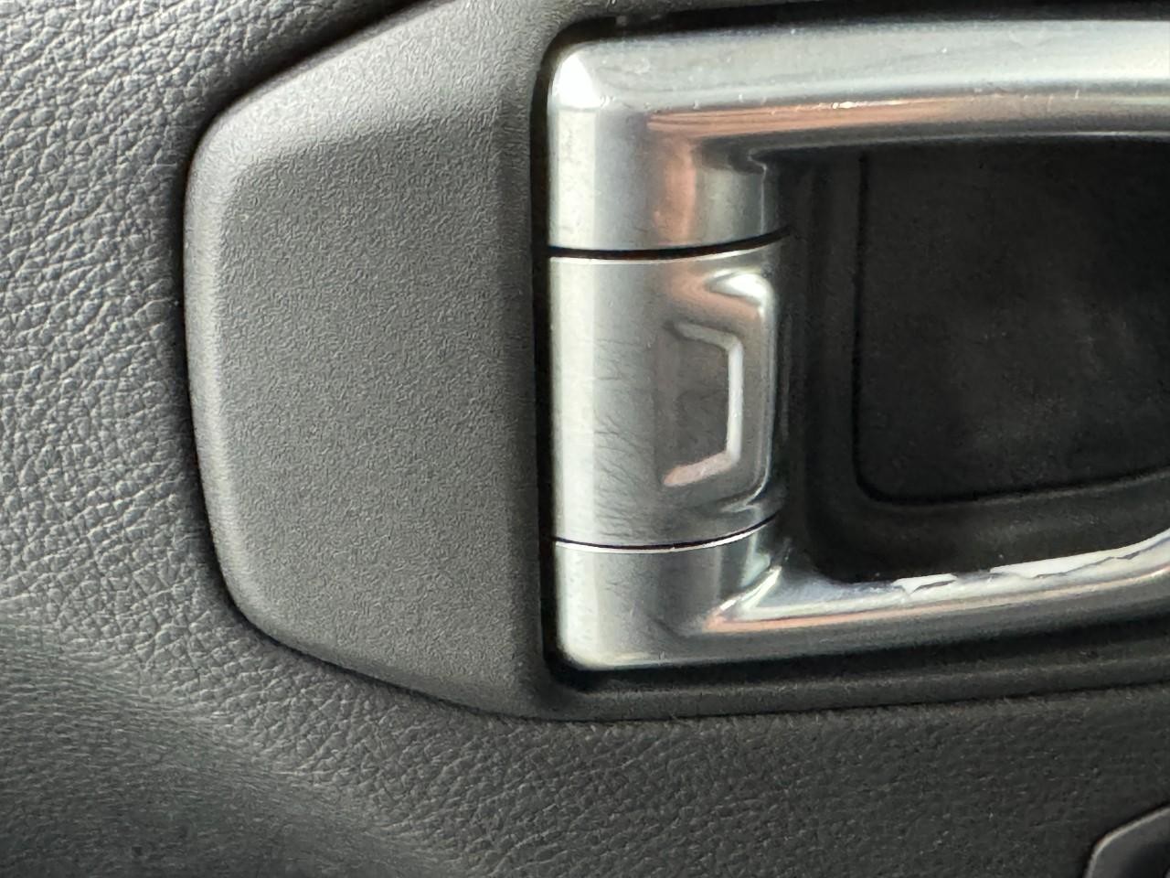 Jeep Wrangler Vehicle Full-screen Gallery Image 20