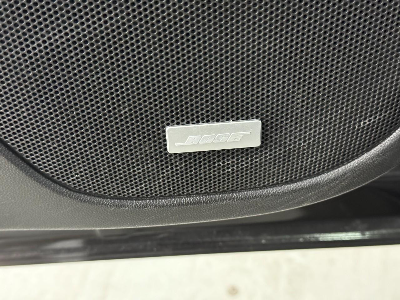 GMC Acadia Vehicle Full-screen Gallery Image 29