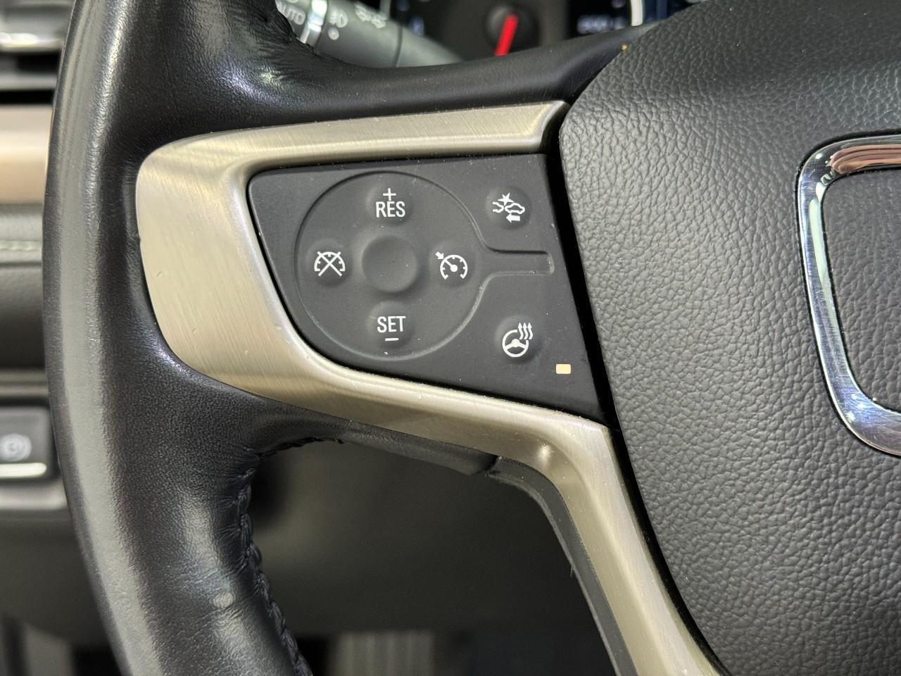 GMC Acadia Vehicle Full-screen Gallery Image 34