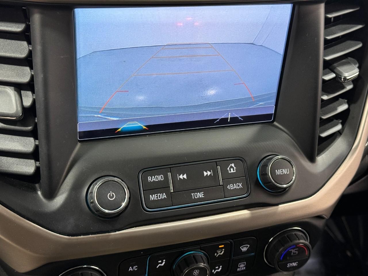 GMC Acadia Vehicle Full-screen Gallery Image 37