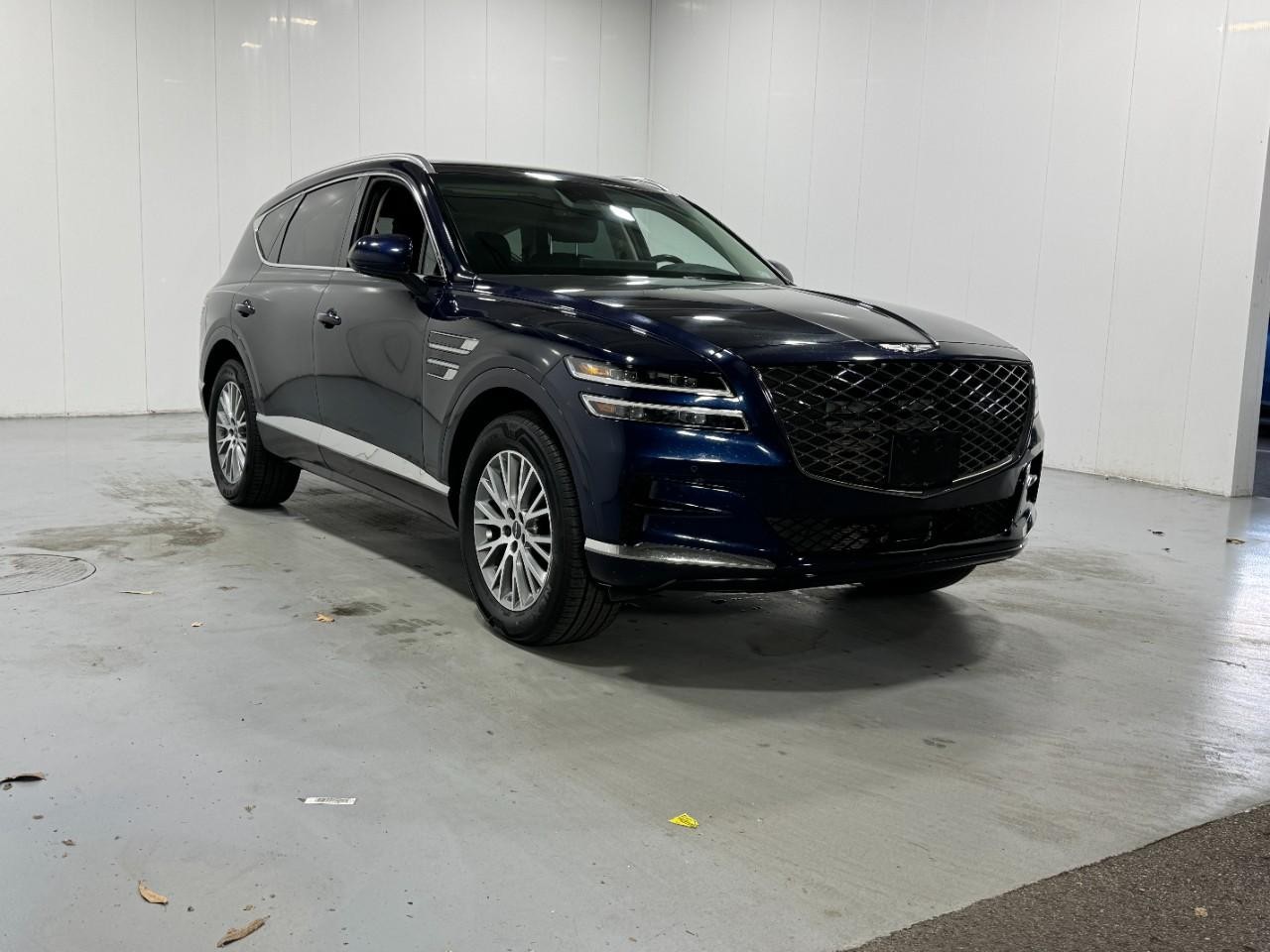 Genesis GV80 Vehicle Full-screen Gallery Image 06