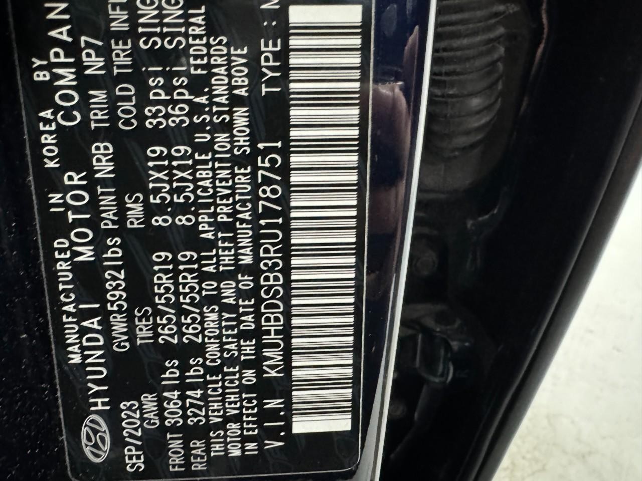 Genesis GV80 Vehicle Full-screen Gallery Image 30