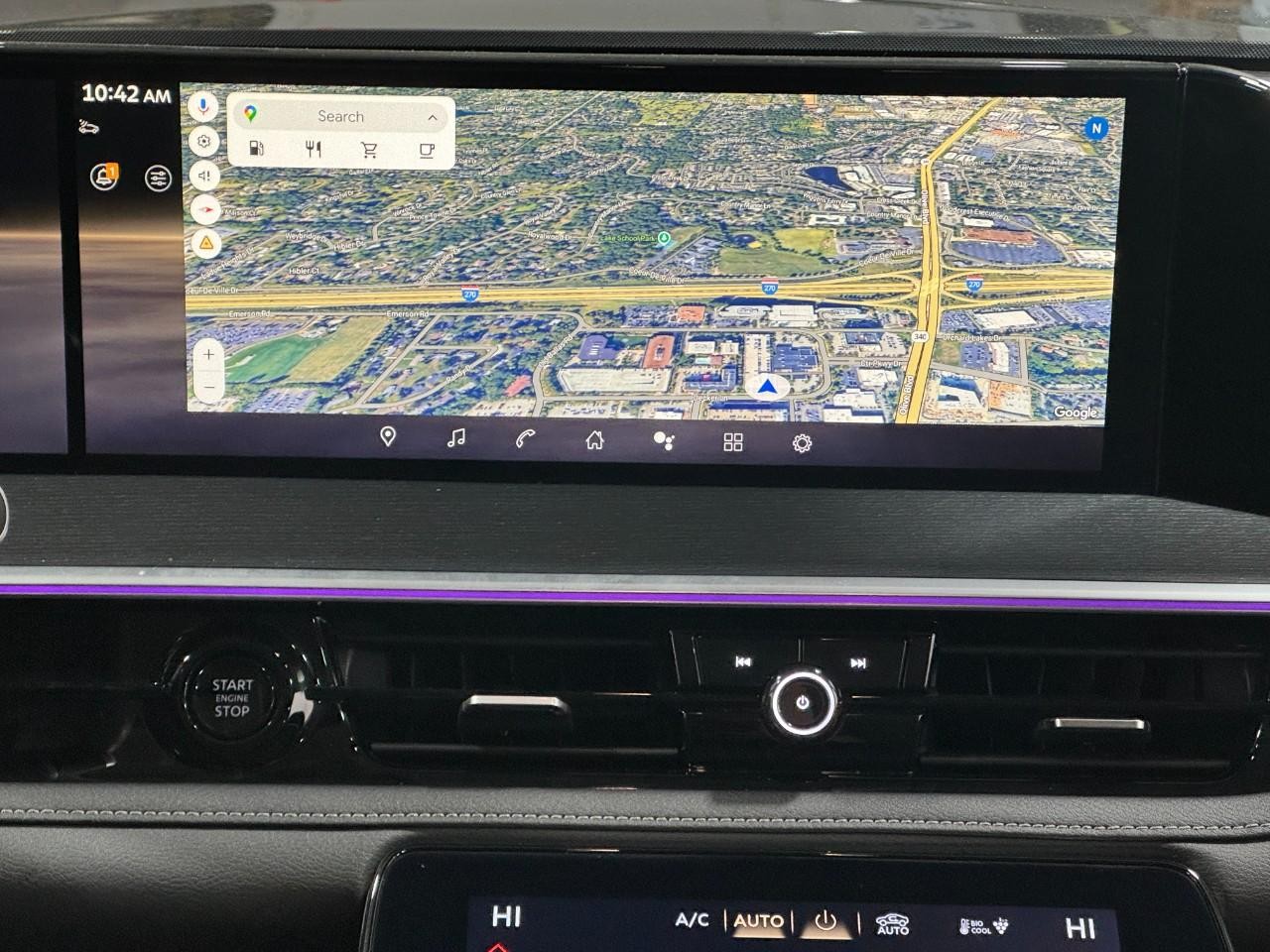 INFINITI QX80 Vehicle Full-screen Gallery Image 17