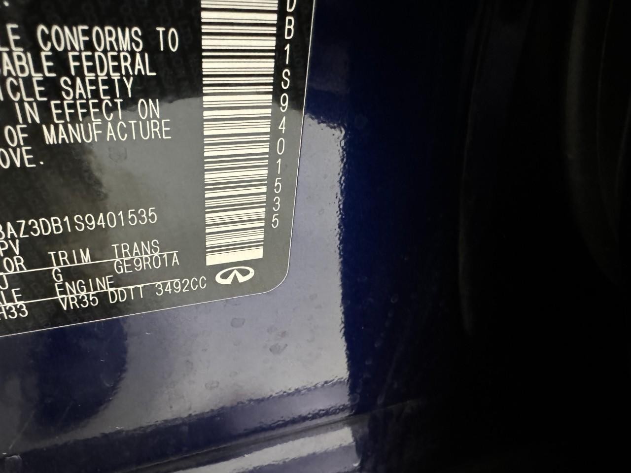 INFINITI QX80 Vehicle Full-screen Gallery Image 36