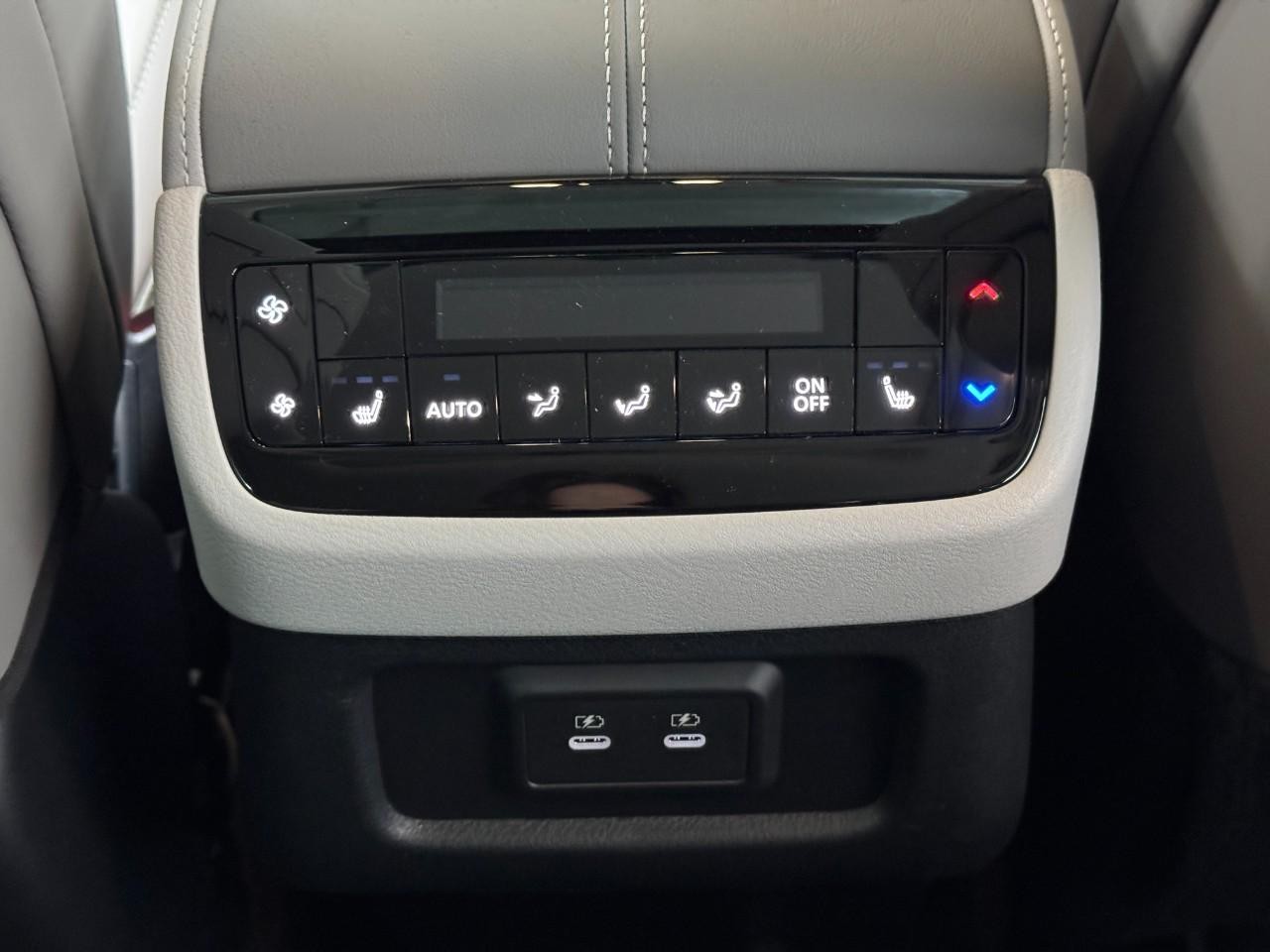 INFINITI QX60 Vehicle Full-screen Gallery Image 13