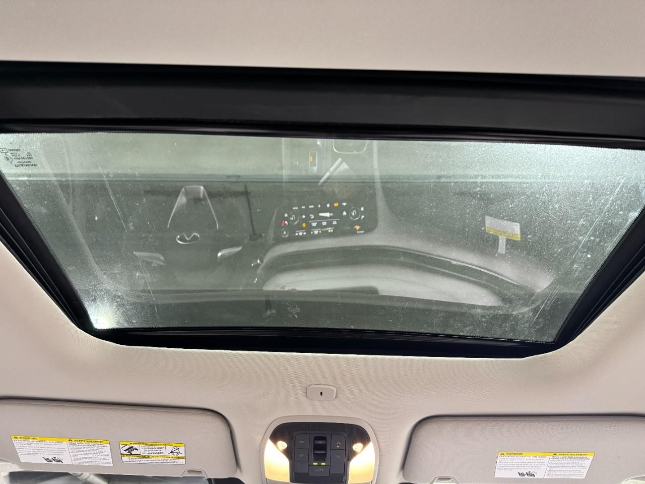 INFINITI QX60 Vehicle Full-screen Gallery Image 14