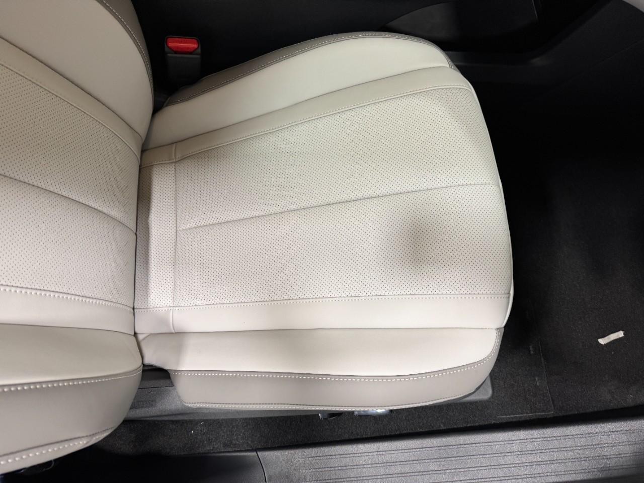 INFINITI QX60 Vehicle Full-screen Gallery Image 22