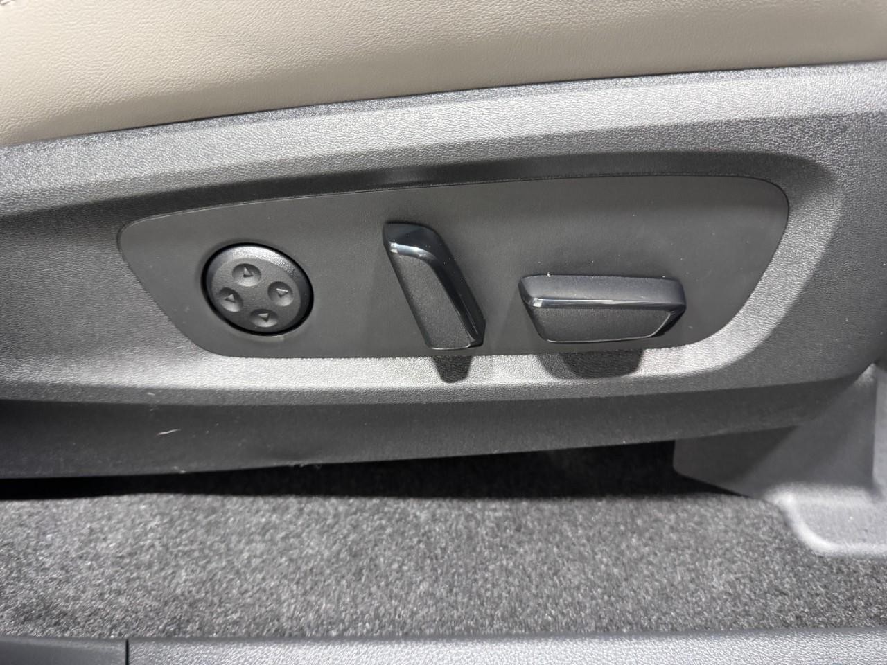 INFINITI QX60 Vehicle Full-screen Gallery Image 23