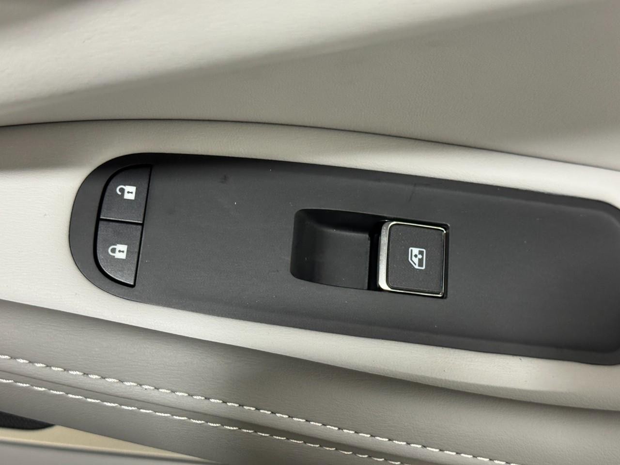 INFINITI QX60 Vehicle Full-screen Gallery Image 24