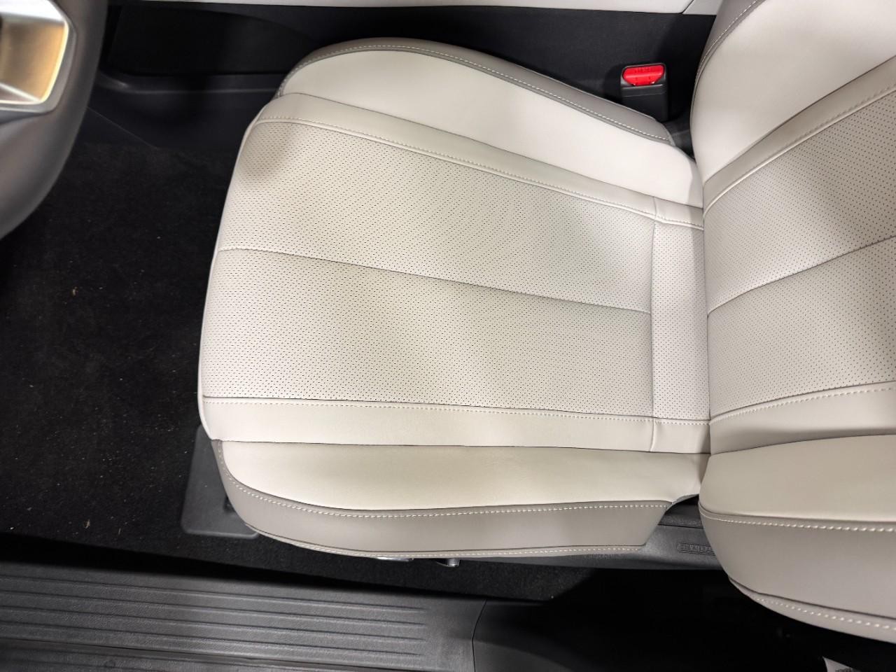 INFINITI QX60 Vehicle Full-screen Gallery Image 29