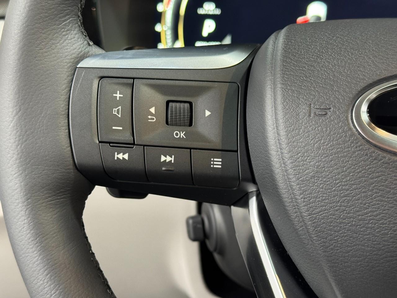 INFINITI QX60 Vehicle Full-screen Gallery Image 32