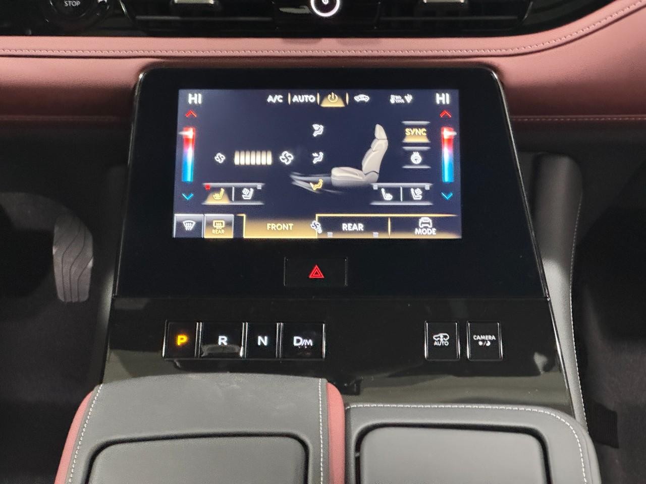 INFINITI QX80 Vehicle Full-screen Gallery Image 18