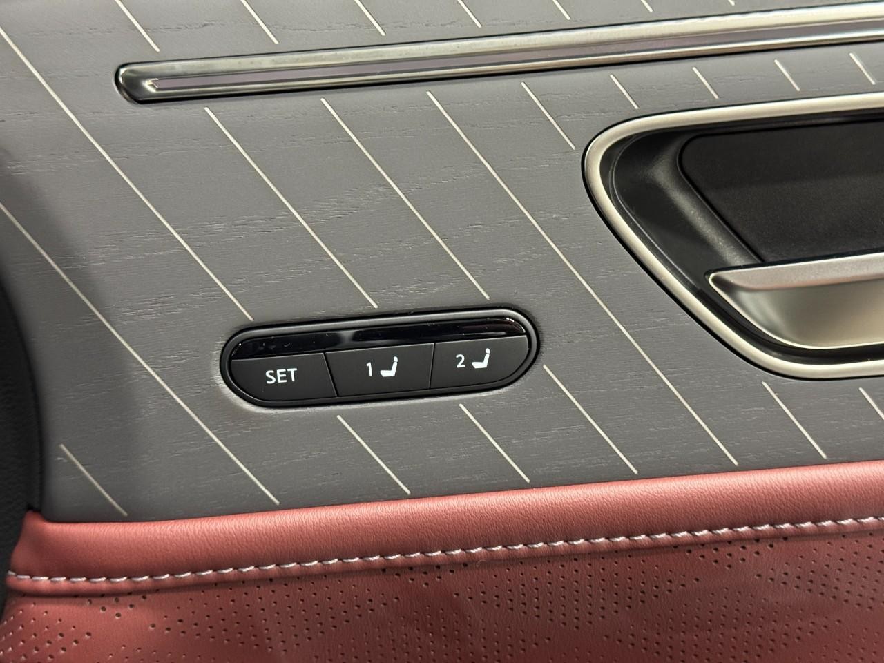 INFINITI QX80 Vehicle Full-screen Gallery Image 23