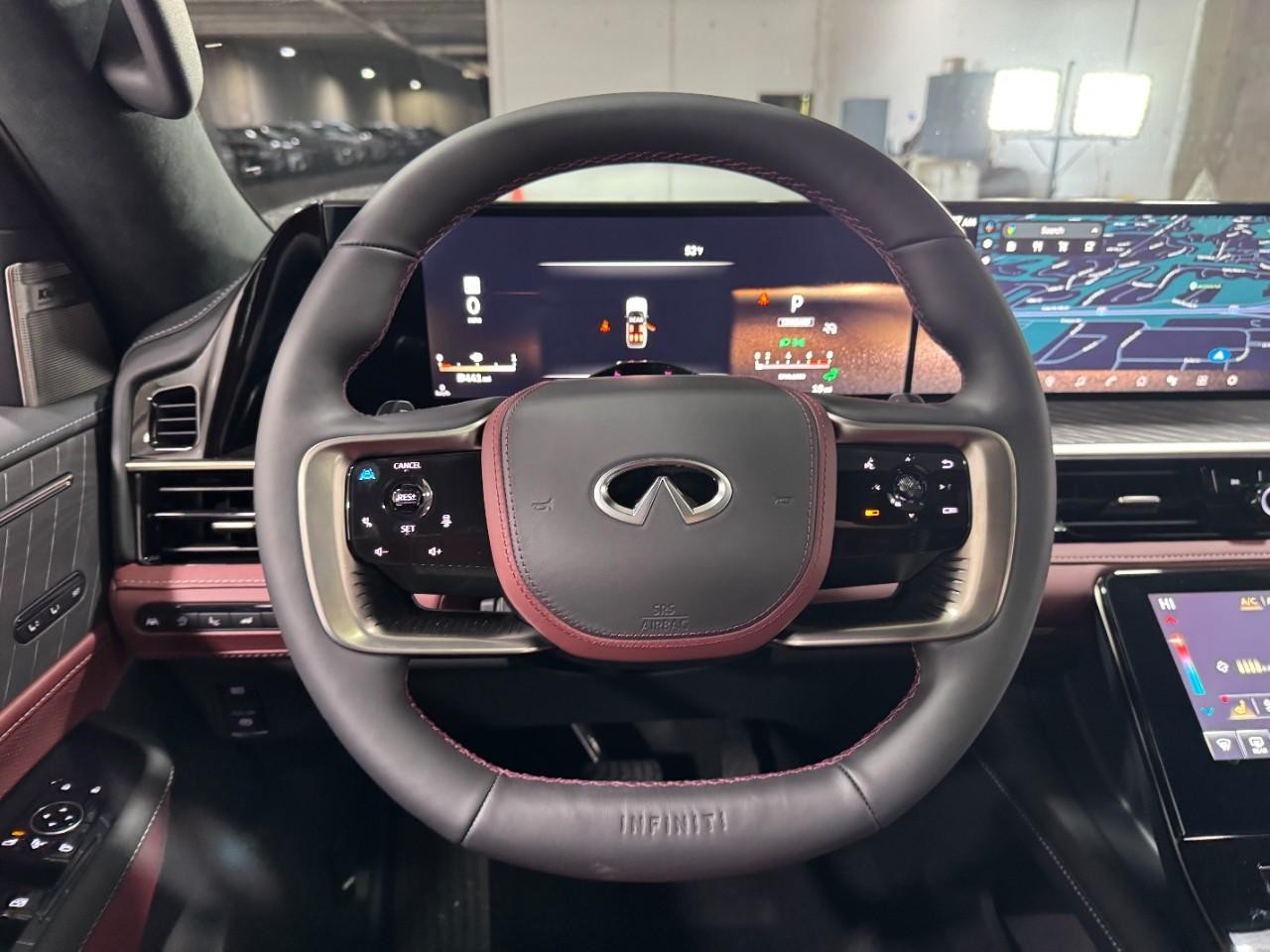 INFINITI QX80 Vehicle Full-screen Gallery Image 16