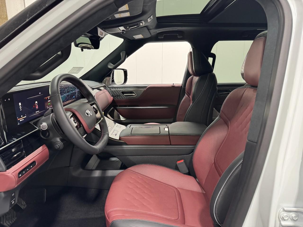 INFINITI QX80 Vehicle Full-screen Gallery Image 28