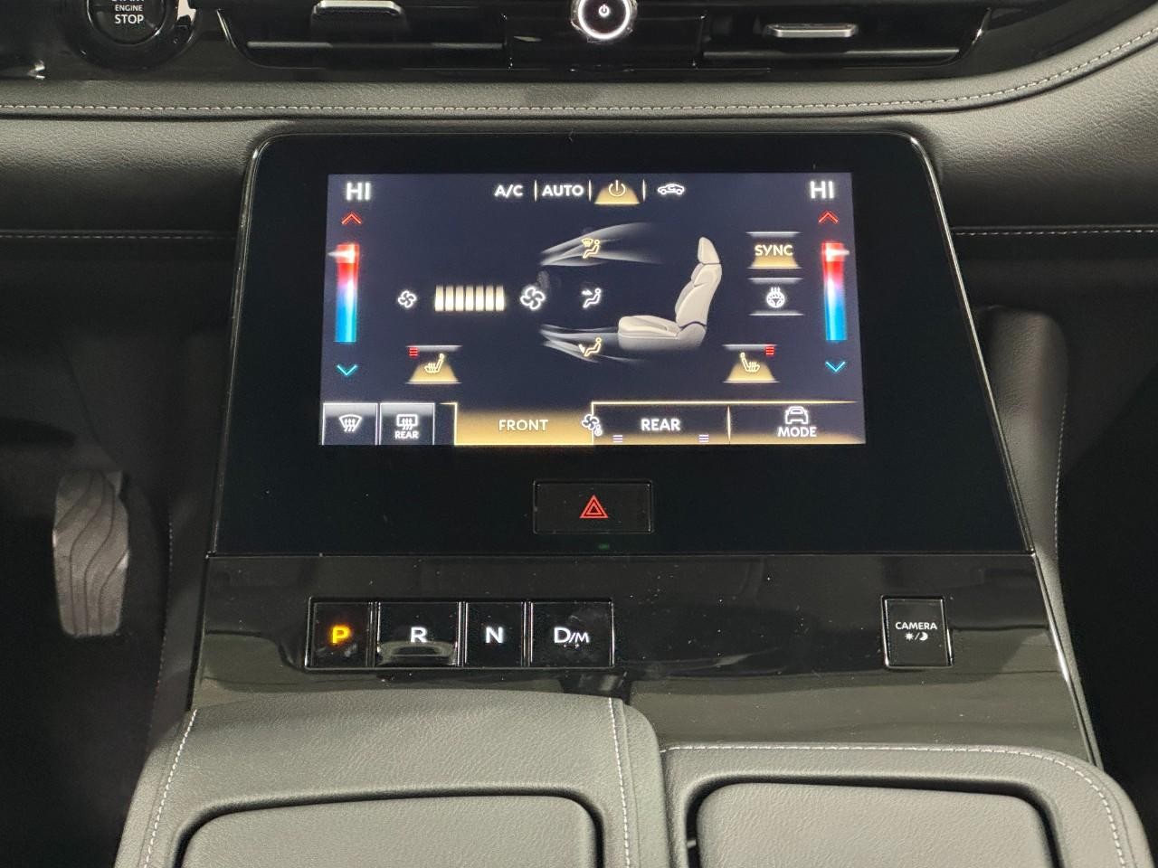 INFINITI QX80 Vehicle Full-screen Gallery Image 18