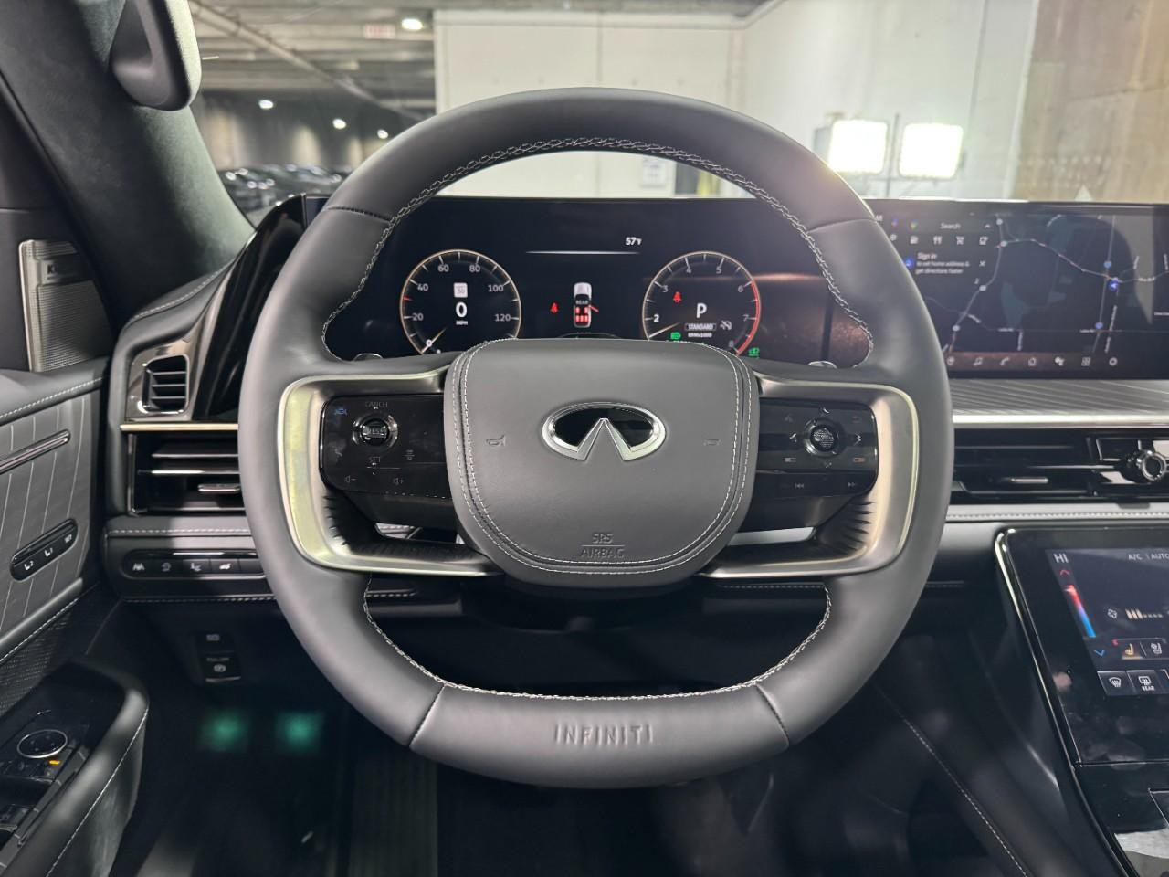 INFINITI QX80 Vehicle Full-screen Gallery Image 16