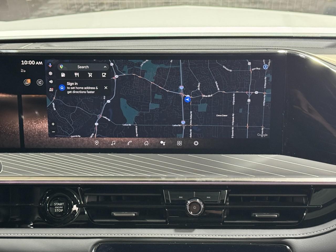 INFINITI QX80 Vehicle Full-screen Gallery Image 17