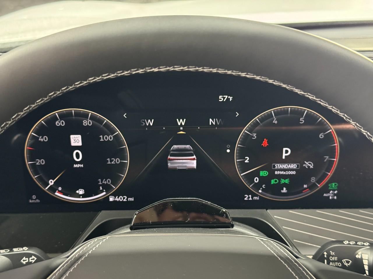 INFINITI QX80 Vehicle Full-screen Gallery Image 34