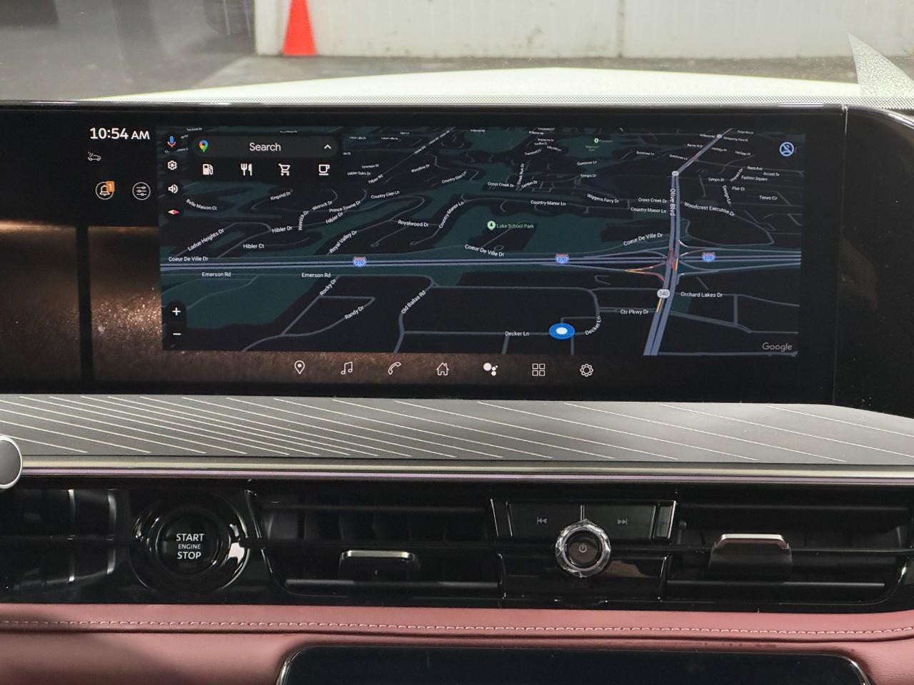 INFINITI QX80 Vehicle Full-screen Gallery Image 17