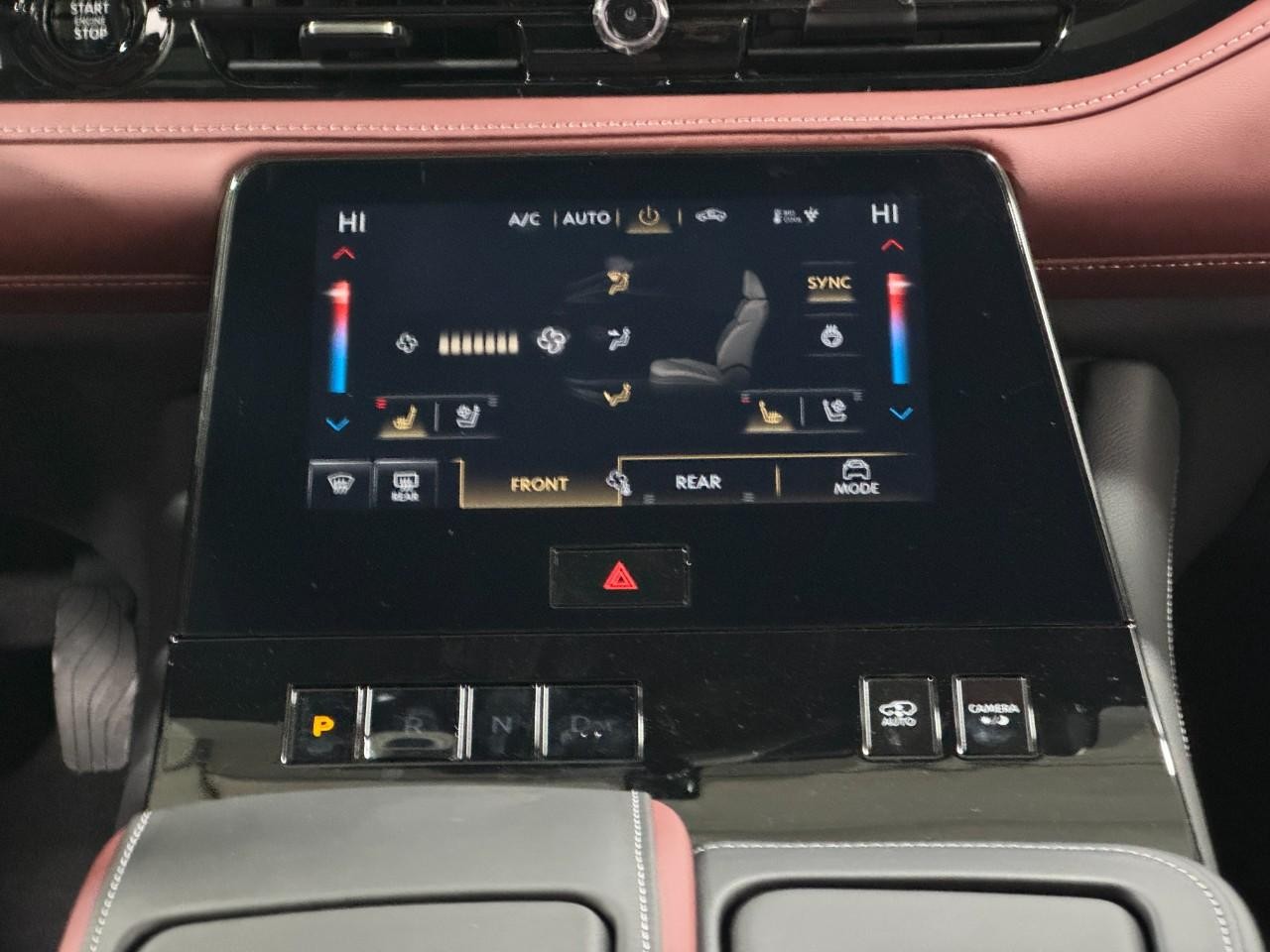 INFINITI QX80 Vehicle Full-screen Gallery Image 18