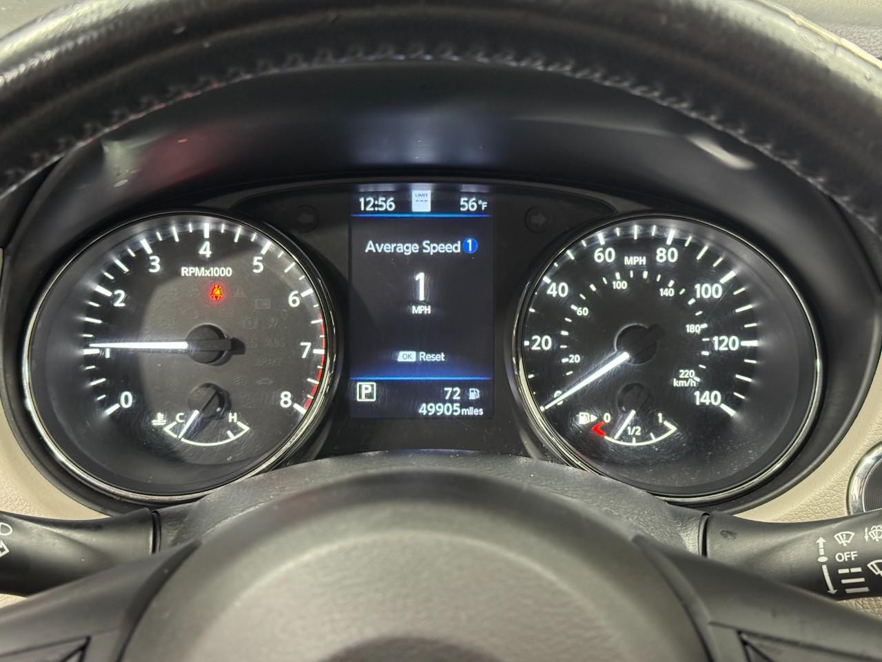 Nissan Rogue Sport Vehicle Full-screen Gallery Image 31