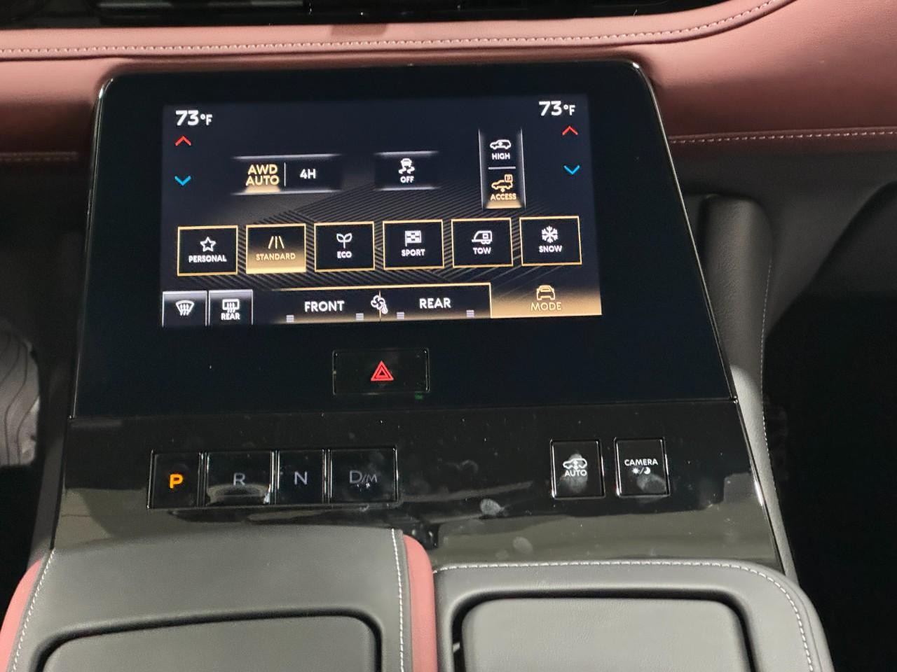 INFINITI QX80 Vehicle Full-screen Gallery Image 18