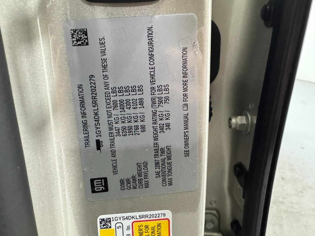 Cadillac Escalade Vehicle Full-screen Gallery Image 37