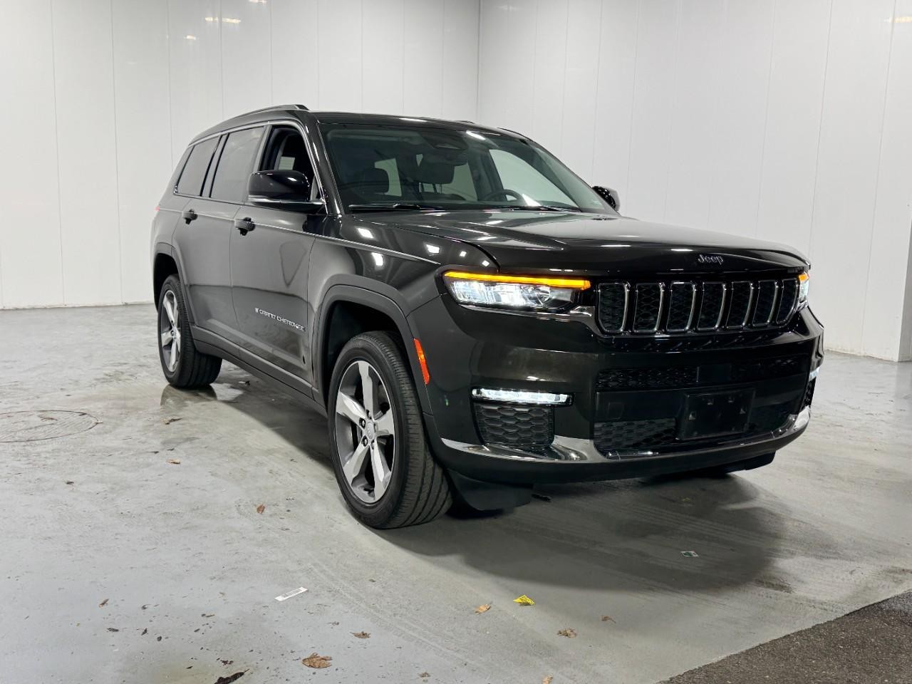 Jeep Grand Cherokee L Vehicle Full-screen Gallery Image 6