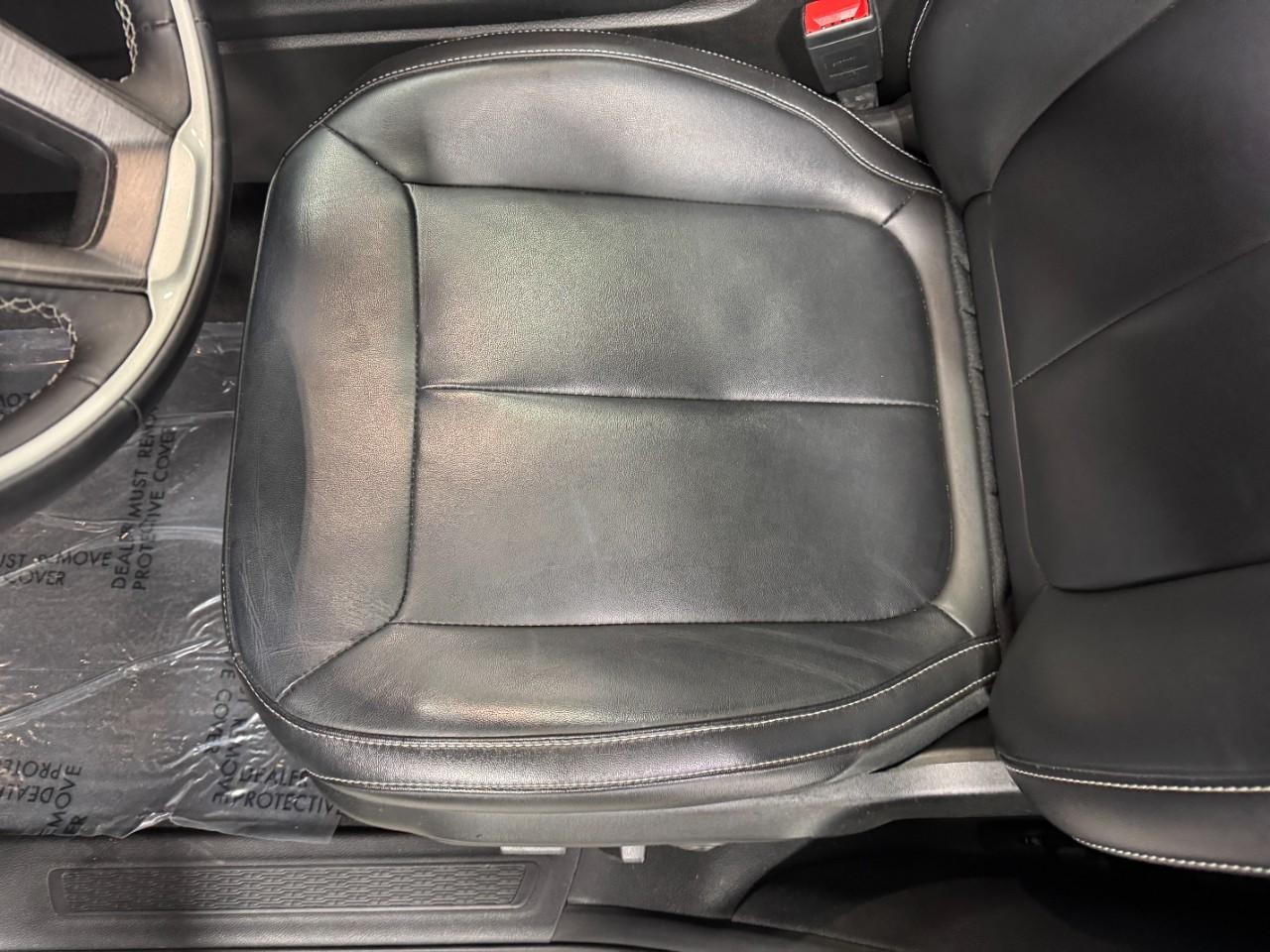 Jeep Grand Cherokee L Vehicle Full-screen Gallery Image 27