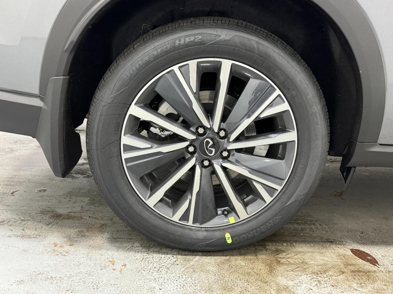 INFINITI QX60 Vehicle Full-screen Gallery Image 5