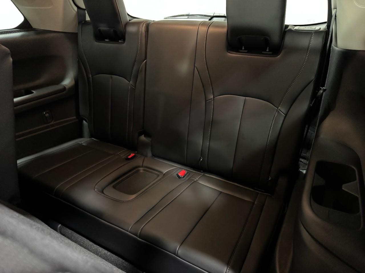 INFINITI QX60 Vehicle Full-screen Gallery Image 8