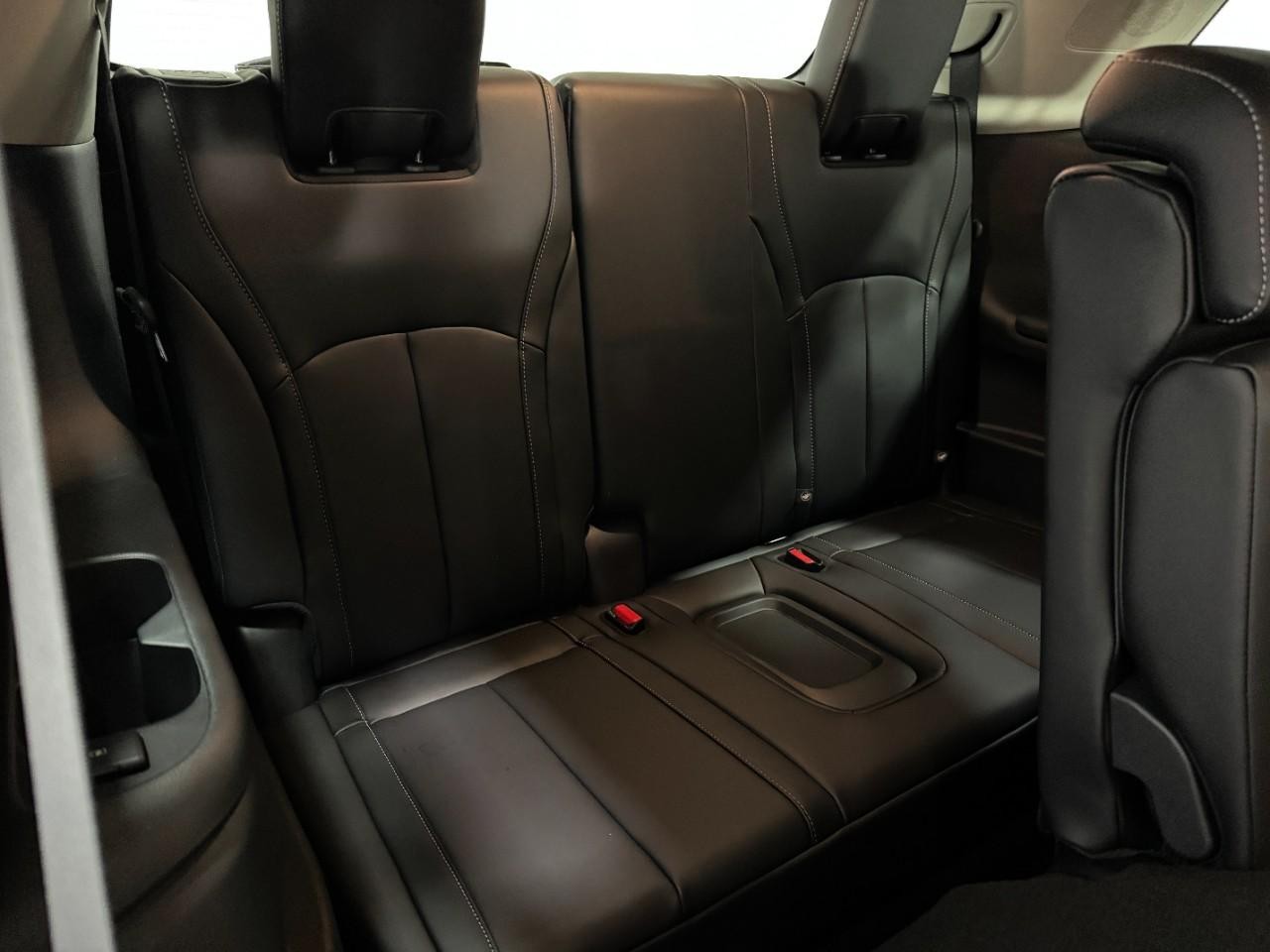 INFINITI QX60 Vehicle Full-screen Gallery Image 11