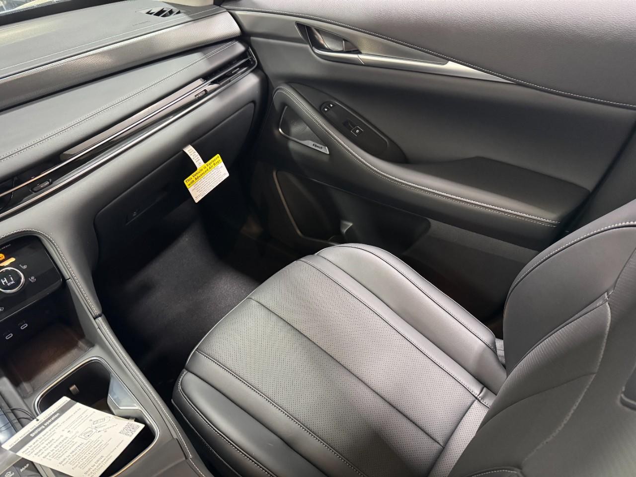 INFINITI QX60 Vehicle Full-screen Gallery Image 20