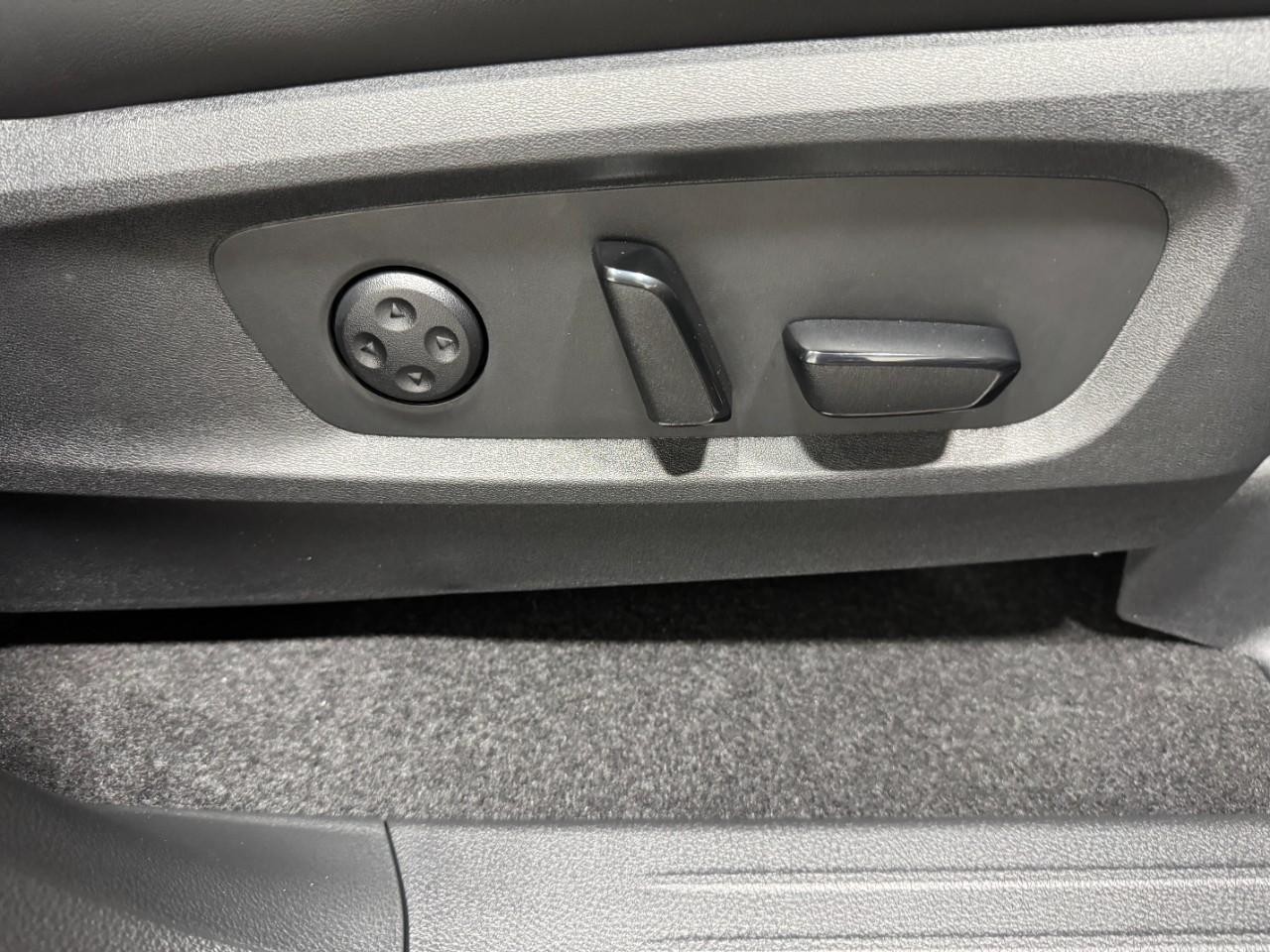 INFINITI QX60 Vehicle Full-screen Gallery Image 23