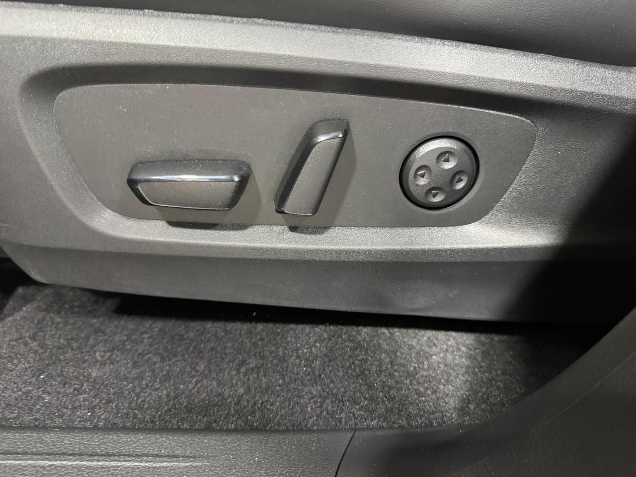 INFINITI QX60 Vehicle Full-screen Gallery Image 30