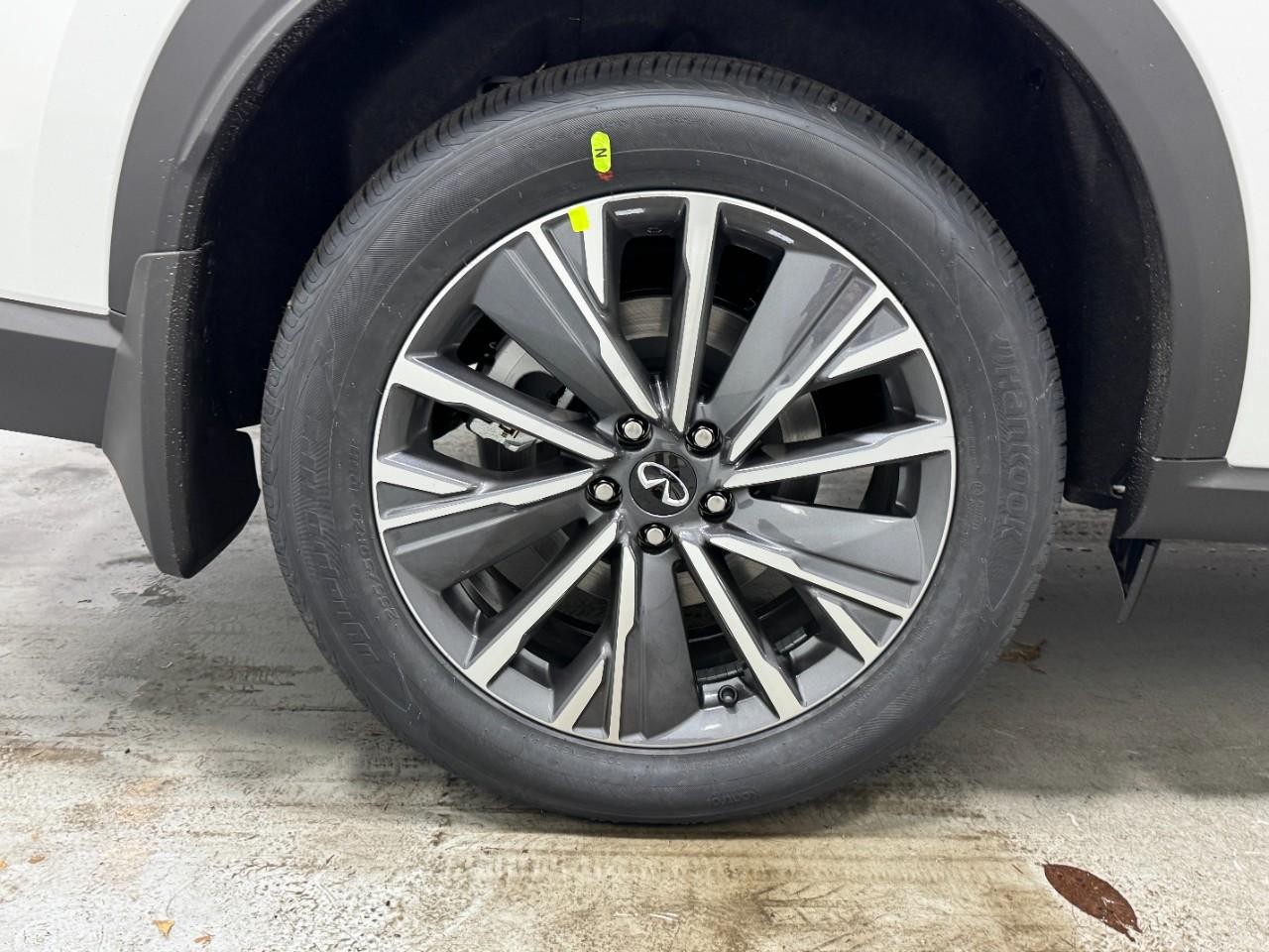 INFINITI QX60 Vehicle Full-screen Gallery Image 5