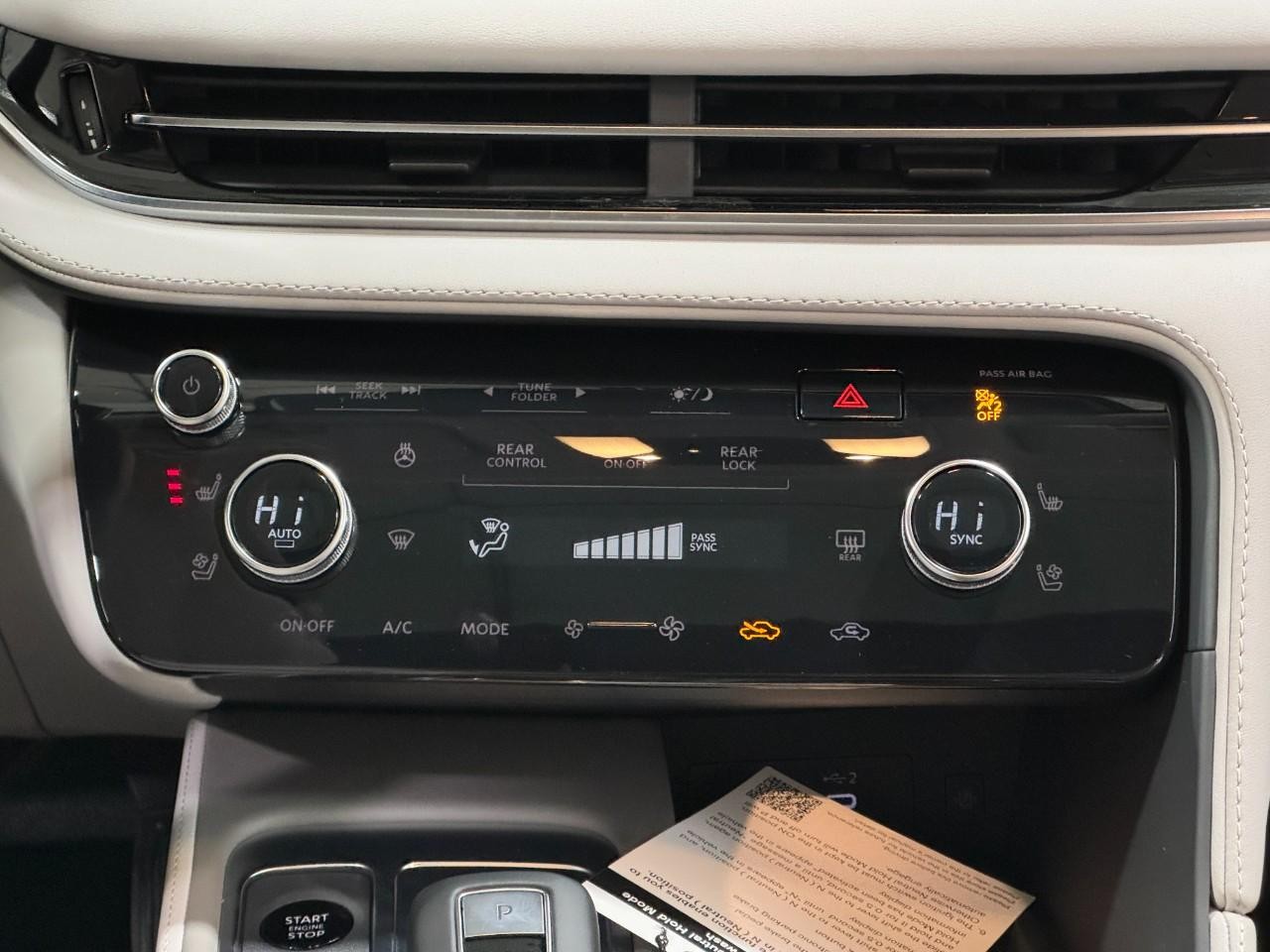 INFINITI QX60 Vehicle Full-screen Gallery Image 18