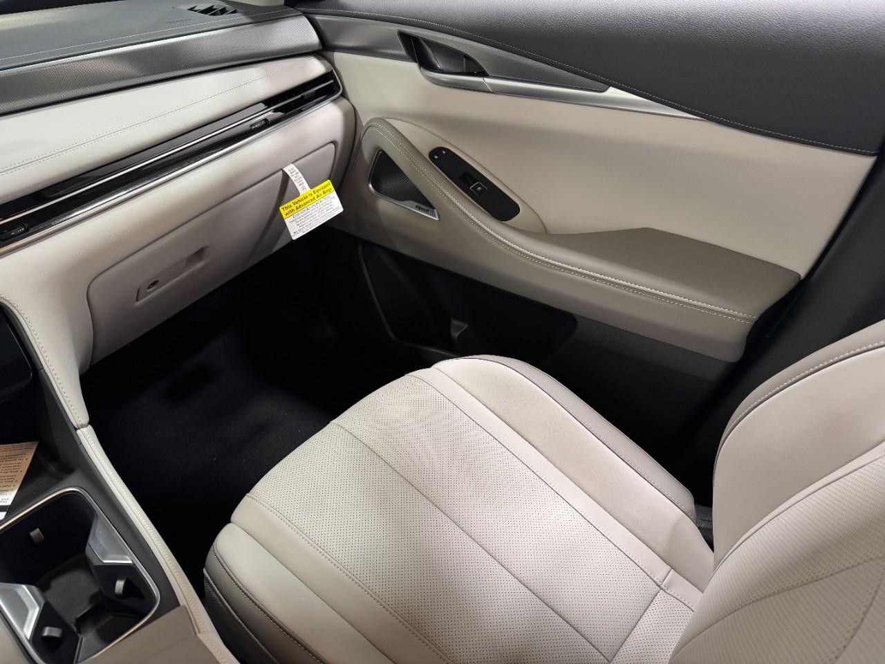 INFINITI QX60 Vehicle Full-screen Gallery Image 20