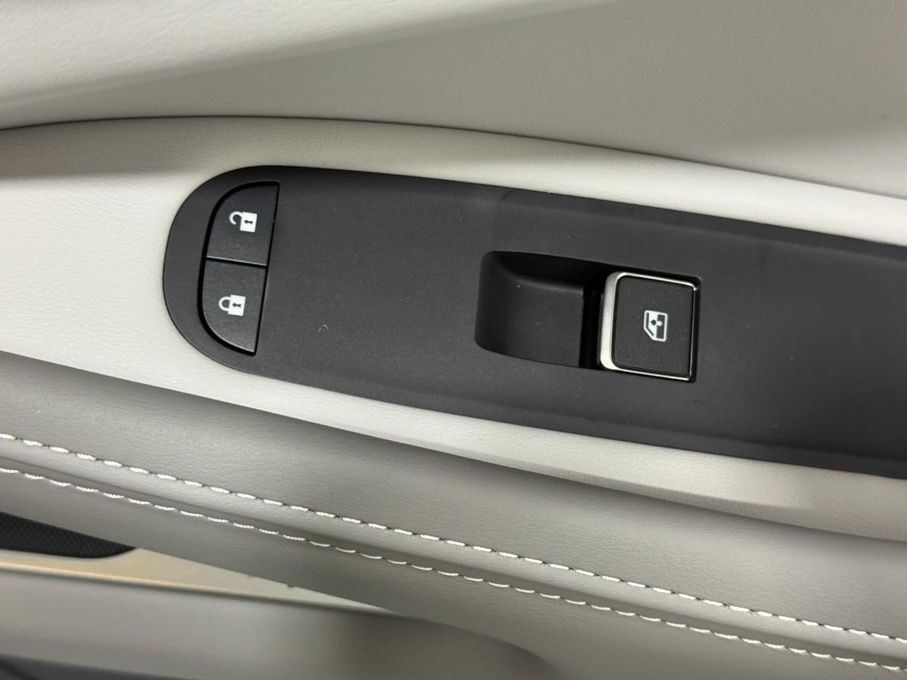 INFINITI QX60 Vehicle Full-screen Gallery Image 24