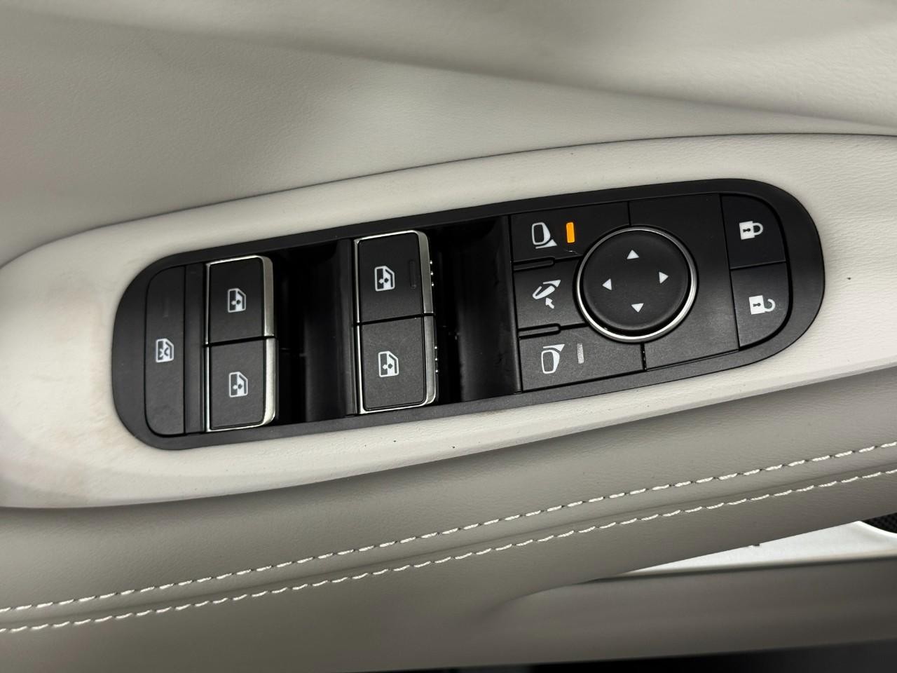 INFINITI QX60 Vehicle Full-screen Gallery Image 26