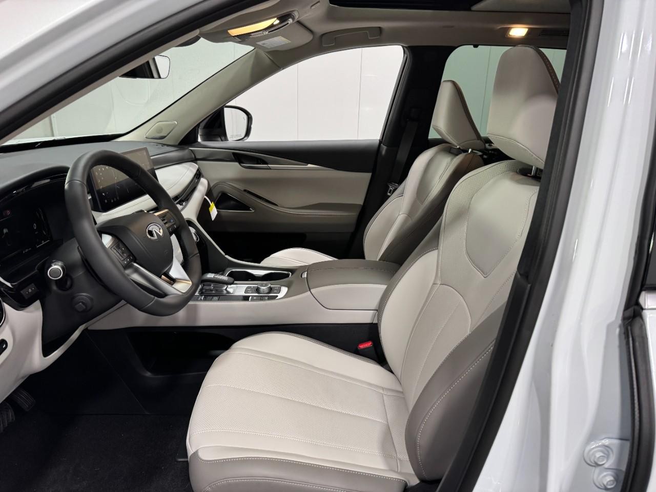 INFINITI QX60 Vehicle Full-screen Gallery Image 28