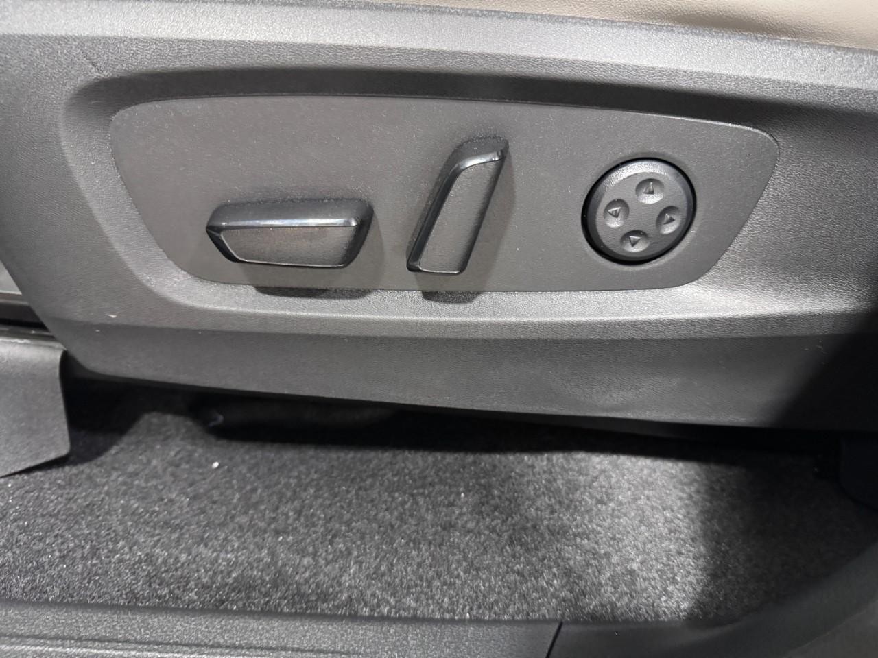 INFINITI QX60 Vehicle Full-screen Gallery Image 30