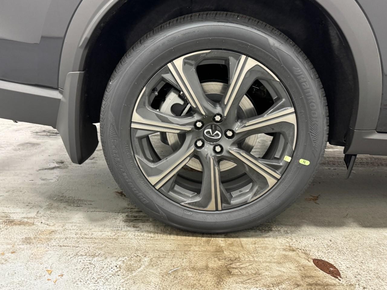 INFINITI QX60 Vehicle Full-screen Gallery Image 5